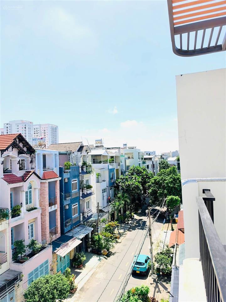 Nhà mới 4 tầng khu tên lửa 5 x 20m  có thang máy 450kg giá 14 tỷ tl 