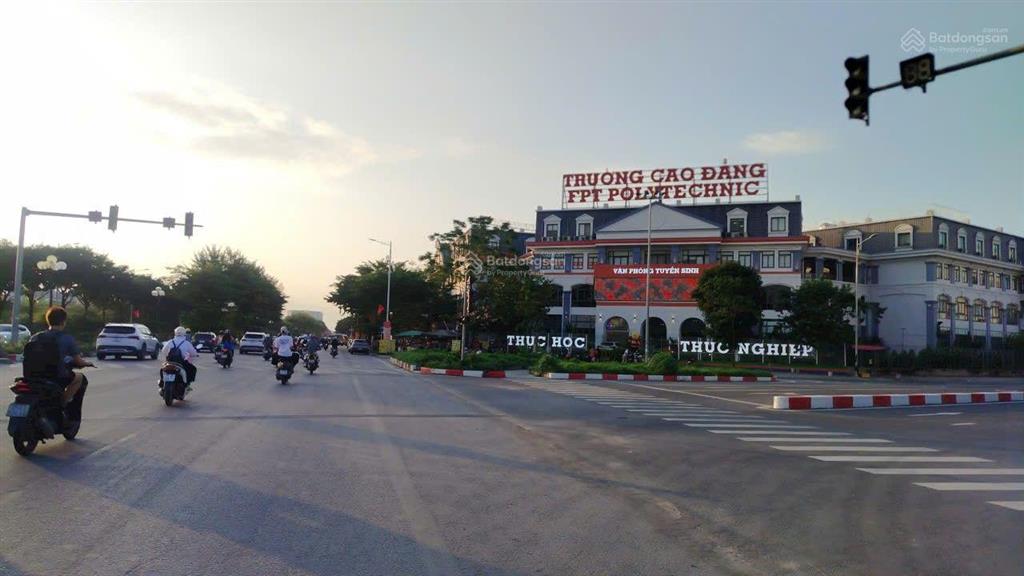 Ccmn trịnh văn bô 9 tầng có hầm 15 phòng full đồ dòng tiền ổn định. vị trí đẹp, ô tô