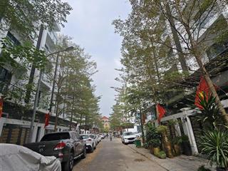 Phú diễn hoàng quốc việt kéo dài
khu liền kề nhà ở thấp tầng vị trí cực đẹp làm văn phòng