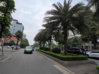 Lô góc 3 mt đường 30m kinh doanh đỉnh
63m, 3 mặt tiền thoáng
đường 30m, lưu lượng lớn
sẵn gpxd