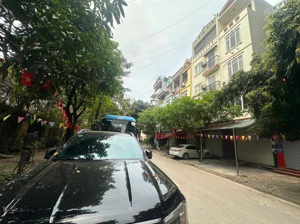 Building đồng me 9 tầng + hầm 24 phòng khai thác tốt trung tâm đồng me mễ trì