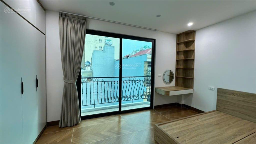 Chdv view hồ ô tô vào nhà dòng tiền 80tr/tháng
70m 8 tầng, 18 phòng khép kín full nội thất