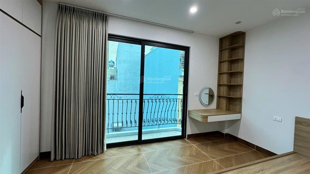 Chdv view hồ ô tô vào nhà dòng tiền 80tr/tháng
70m 8 tầng, 18 phòng khép kín full nội thất