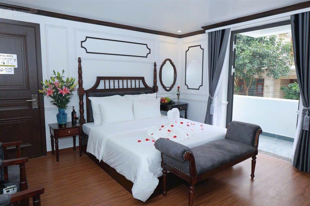 Khách sạn mễ trì mặt đường 60m khai thác ngay.
vị trí trung tâm mễ trì, mặt đường 60m, vỉa hè 9m