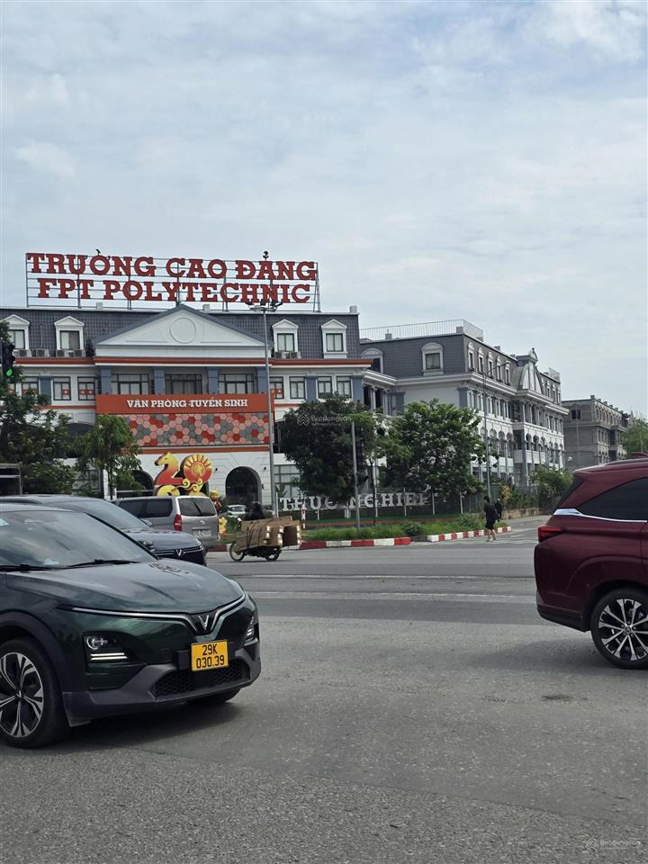 Nhà phương canh 71m 10,5 tỷ ô tô 7 chỗ qua nhà
dt 71m, ngõ thông thoáng, ô tô 7 chỗ qua nhà