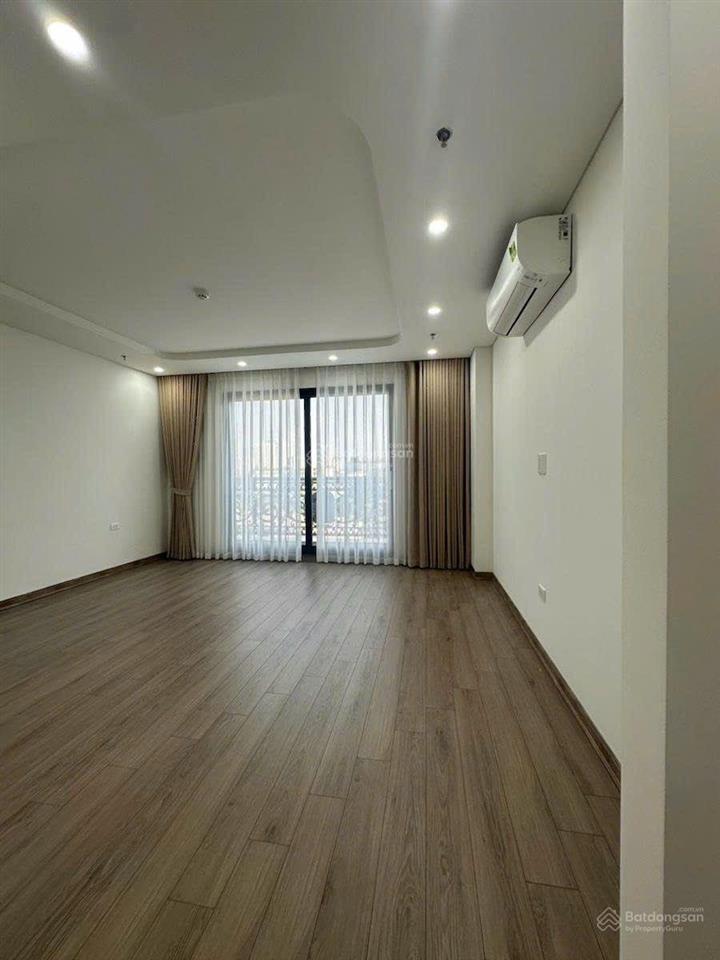 Lô góc 3 mặt tiền 65/90m2 7 tầng giá 24 tỷ.
đường rộng 30m, vỉa hè 5m vị trí phù hợp kinh