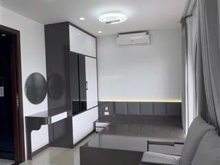 Ô tô tránh có vỉa hè nhà lô góc tại nhổn. đường tiếp cận thuận tiện là một tiêu chí đáng quan tâm