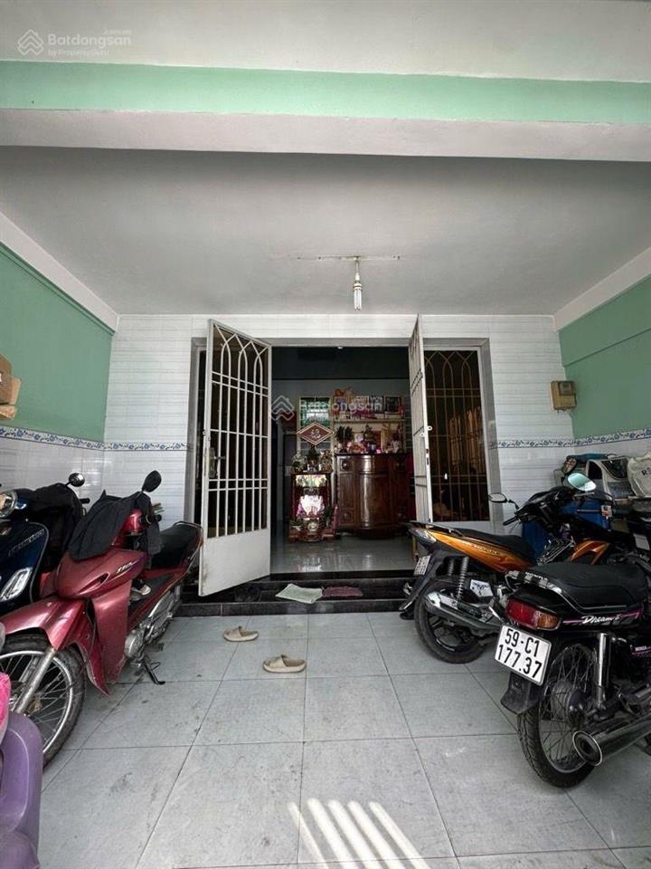 Nhà cấp 4  5,6x21m sổ vuông  hẻm 3,5m  giá 5,8 tỷ