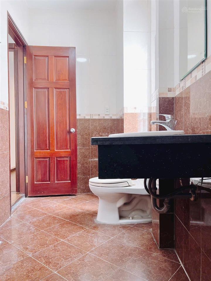 Bán nhà riêng hẻm xe hơi hoàng quốc việt, 92m2, nở hậu 9m đẹp, chỉ 8,x tỷ