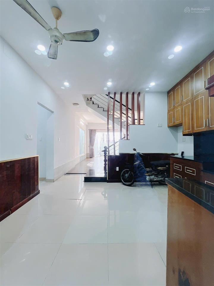 Bán nhà riêng hẻm xe hơi hoàng quốc việt, 92m2, nở hậu 9m đẹp, chỉ 8,x tỷ