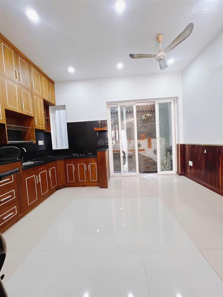 Bán nhà riêng hẻm xe hơi hoàng quốc việt, 92m2, nở hậu 9m đẹp, chỉ 8,x tỷ