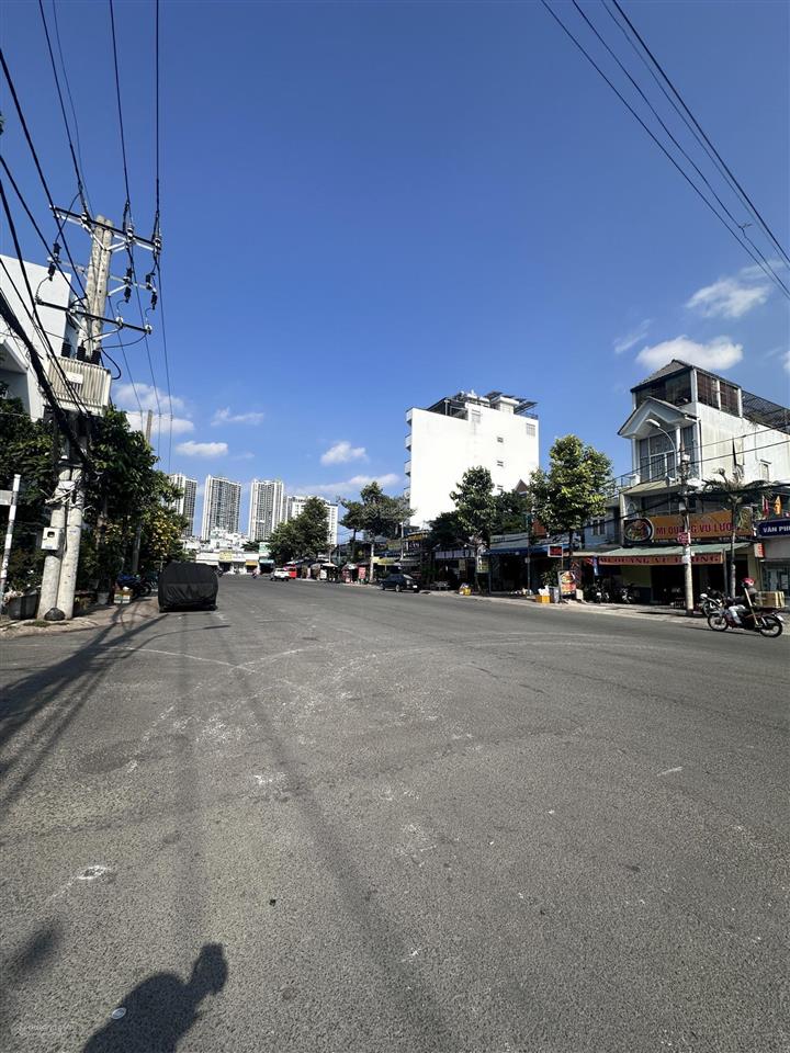 Chính chủ bán nhà cũ đường 30m lâm văn bền q7, 4x24m, gpxd 8 tầng, giá chào 16,x tỷ