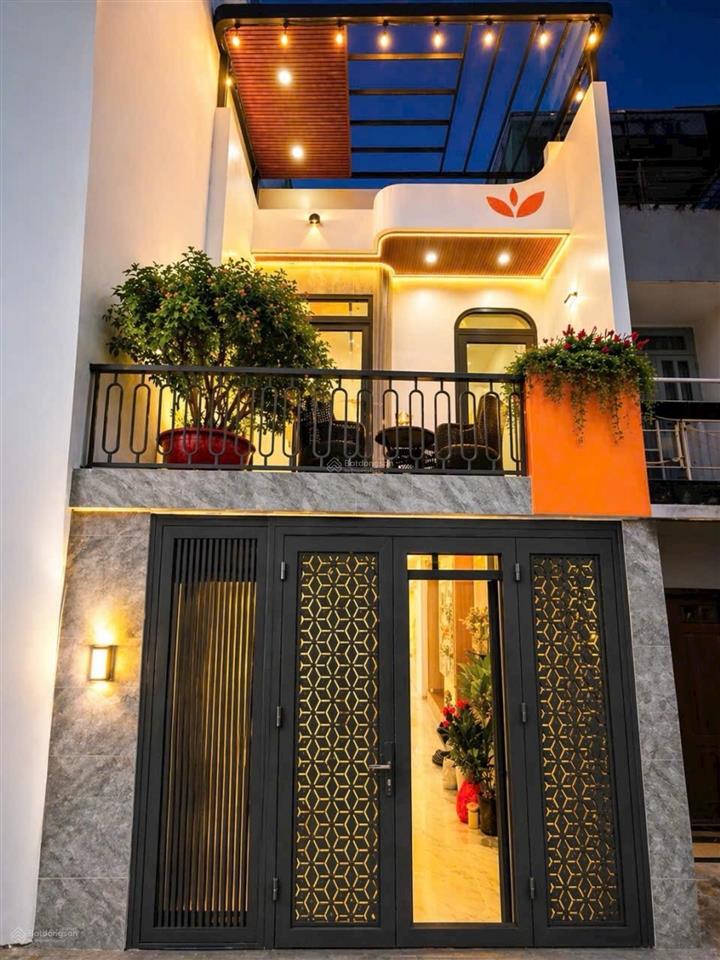 Bán nhà mới full nội thất tt q7, 4x14m, có phòng ngủ dưới trệt. chỉ 5,x tỷ tl