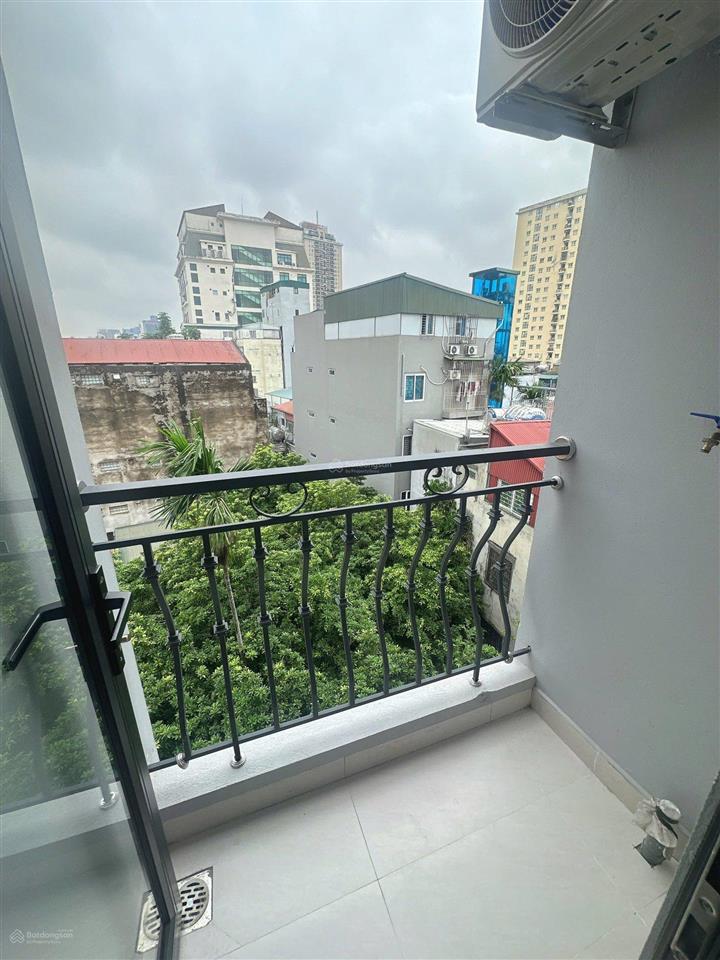 Duy nhất 1 phòng ccmn xây mới, 24m2, ban công thang máy, tại ngã tư giảng võ  ngọc khánh, 5 tr/th.