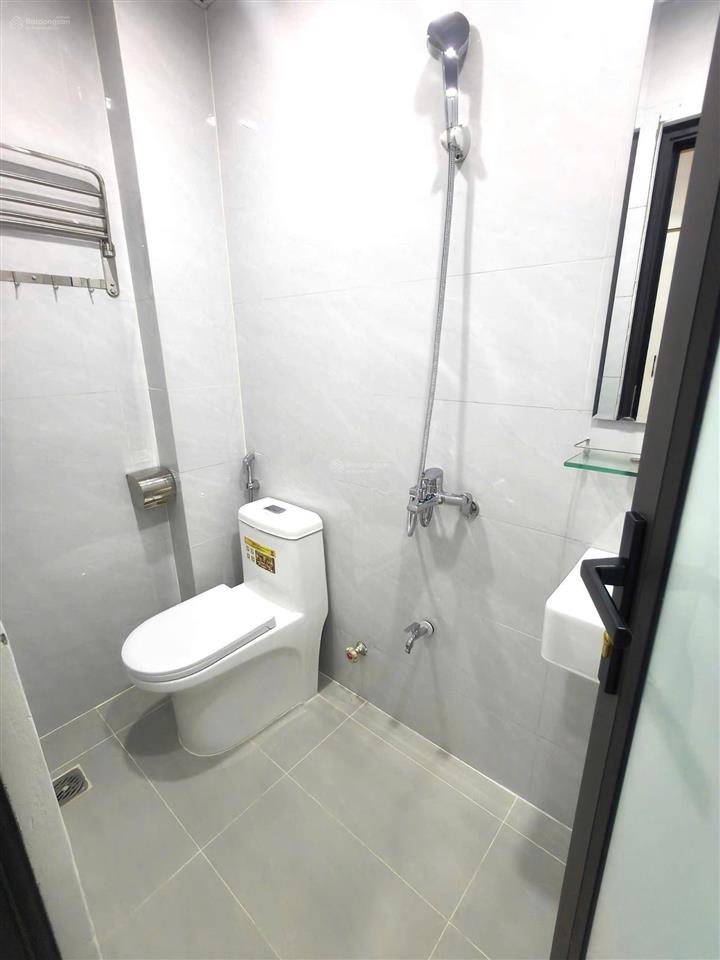 Chdv tại 112 ngọc khánh, cách vinhomes giảng võ 50m, gác xép, phù hợp 34 người ở, giá chỉ 4.9tr/th