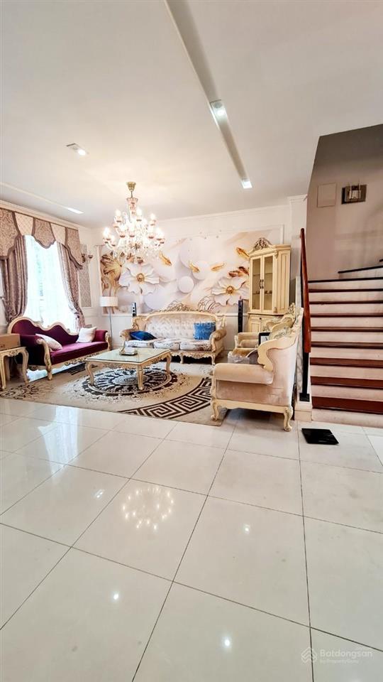 Chủ nhà gửi bán căn biệt thự liền kề 90m,vinhomes the harmony,sổ đỏ cất két.giá 35 tỷ nét
