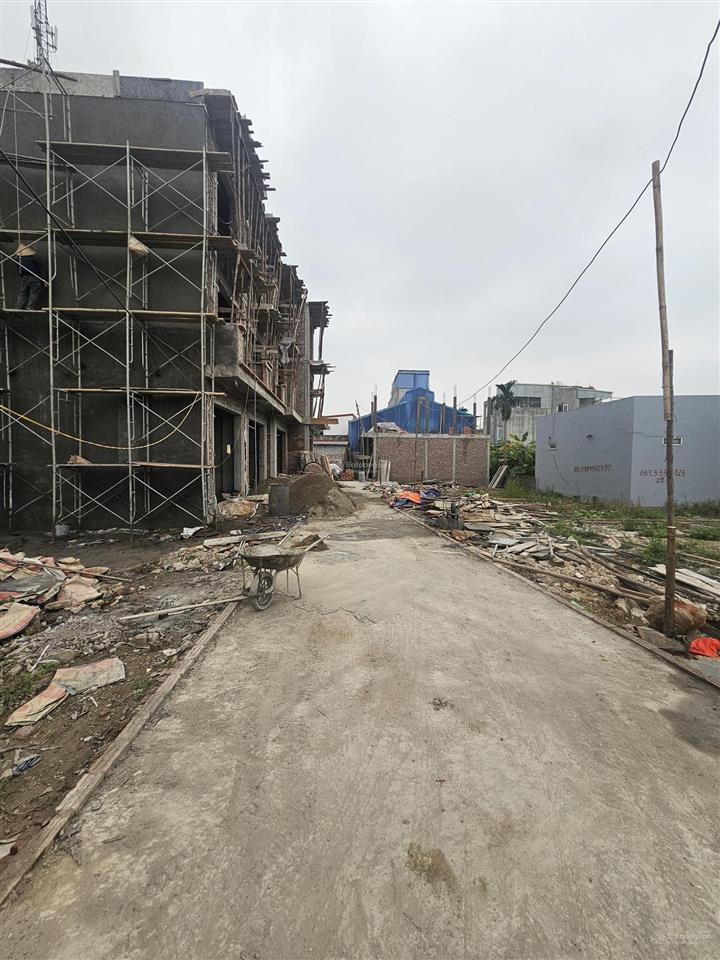 Siêu phẩm lô đẹp nhất 41m2 ngang 4m. cạnh ngã tư đèn đỏ quỳnh cư  hùng vương. giá f0 chỉ 1.05 tỷ