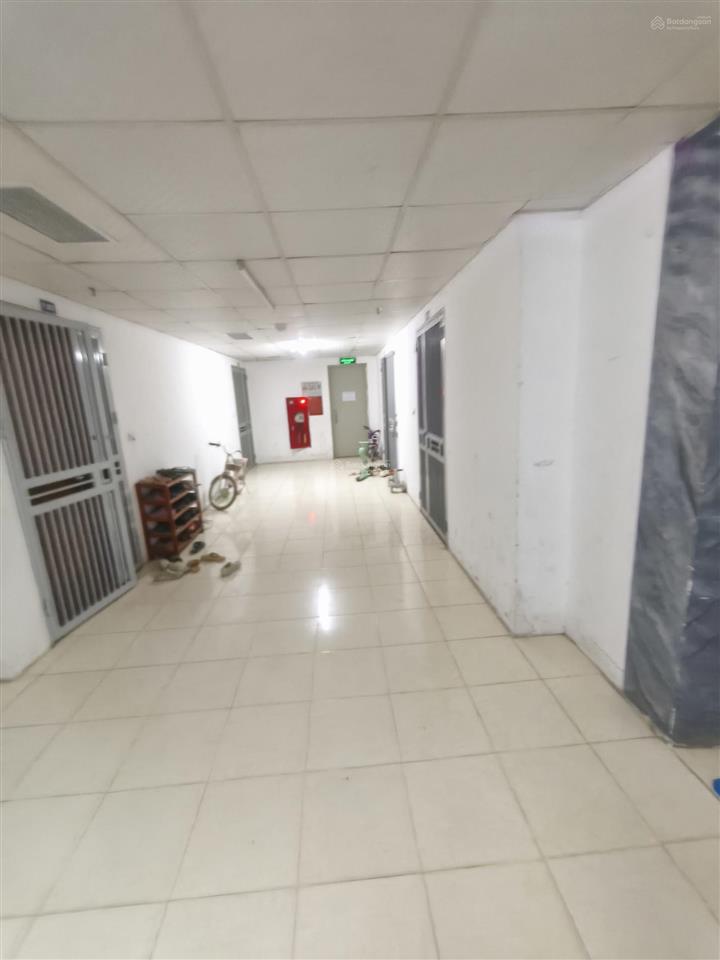 Chính chủ cho thuê căn hộ 2 phòng ngủ view hồ