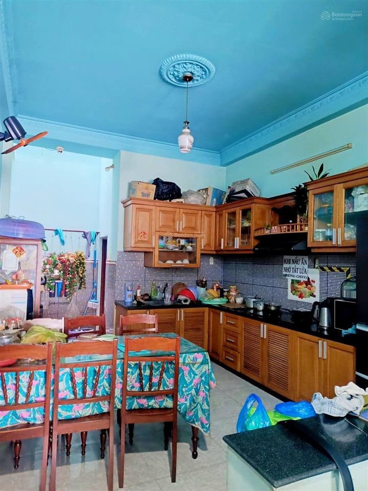 Bán nhà 3 tầng mặt tiền cách mạng, tân thành, tân phú  61m2 x 2 tầng vuông a4  chỉ 9.999t