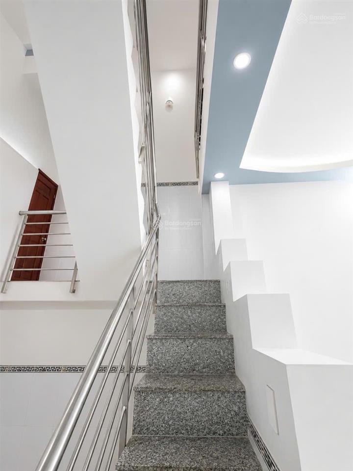 Giảm sốc 240tr  nhà 3 tầng hxh thông trần quang cơ  40m2  nở hậu tài lộc  chỉ 4.54 tỷ