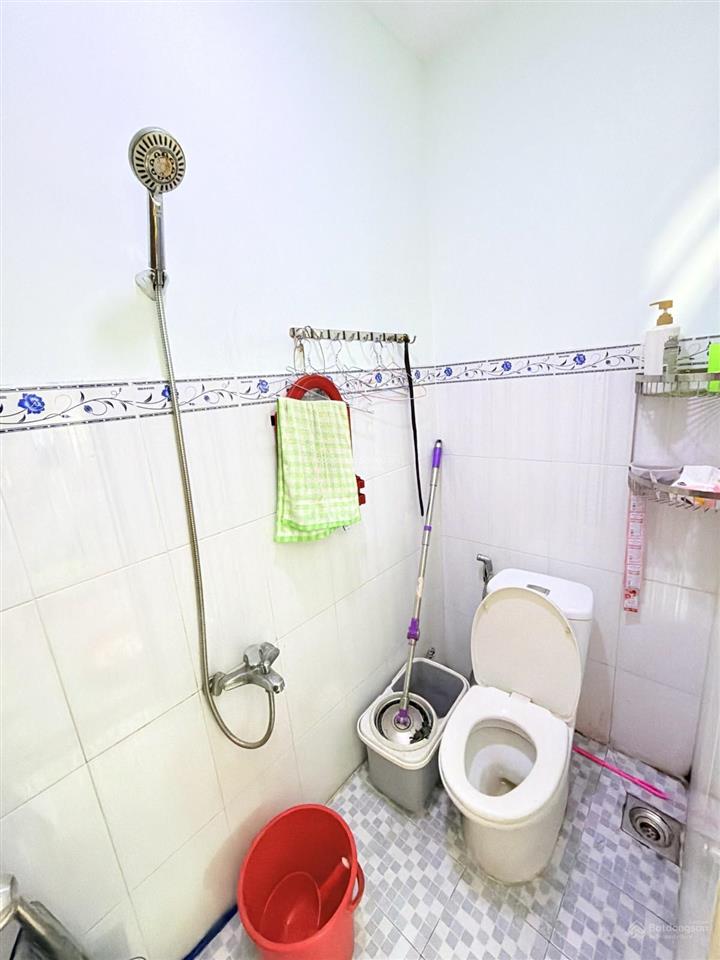 Mặt tiền kinh doanh đỉnh  vỉa hè rộng  66m 2 tầng btct  dòng tiền 15tr/tháng  chỉ 6.49 tỷ