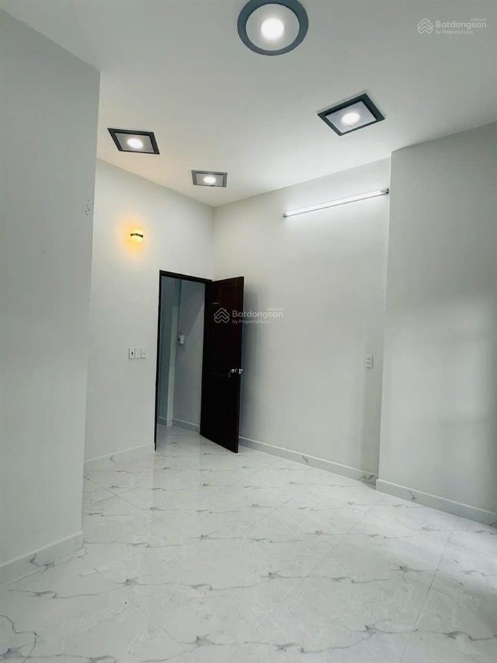Nhà đẹp kênh tân hoá hẻm dân trí không quy hoạch ở ngay đón lộc chỉ 6 tỷ