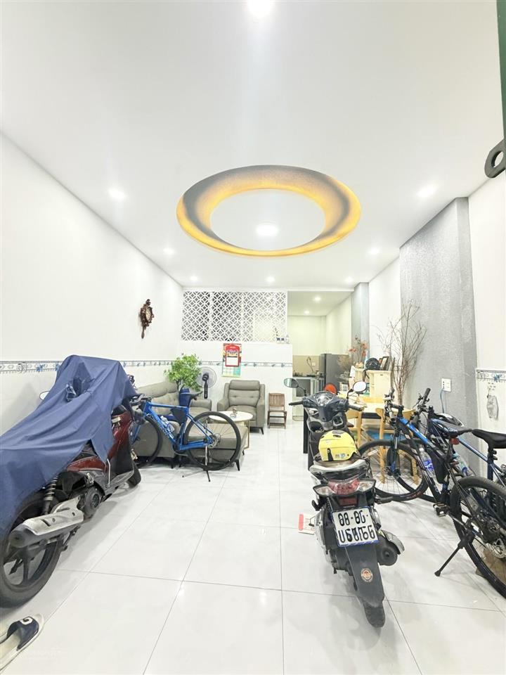 Nhà đẹp lạc long quân, tân bình, 2 tầng đúc thật, 2pn, gần quận 10, chỉ 4.599 tỷ