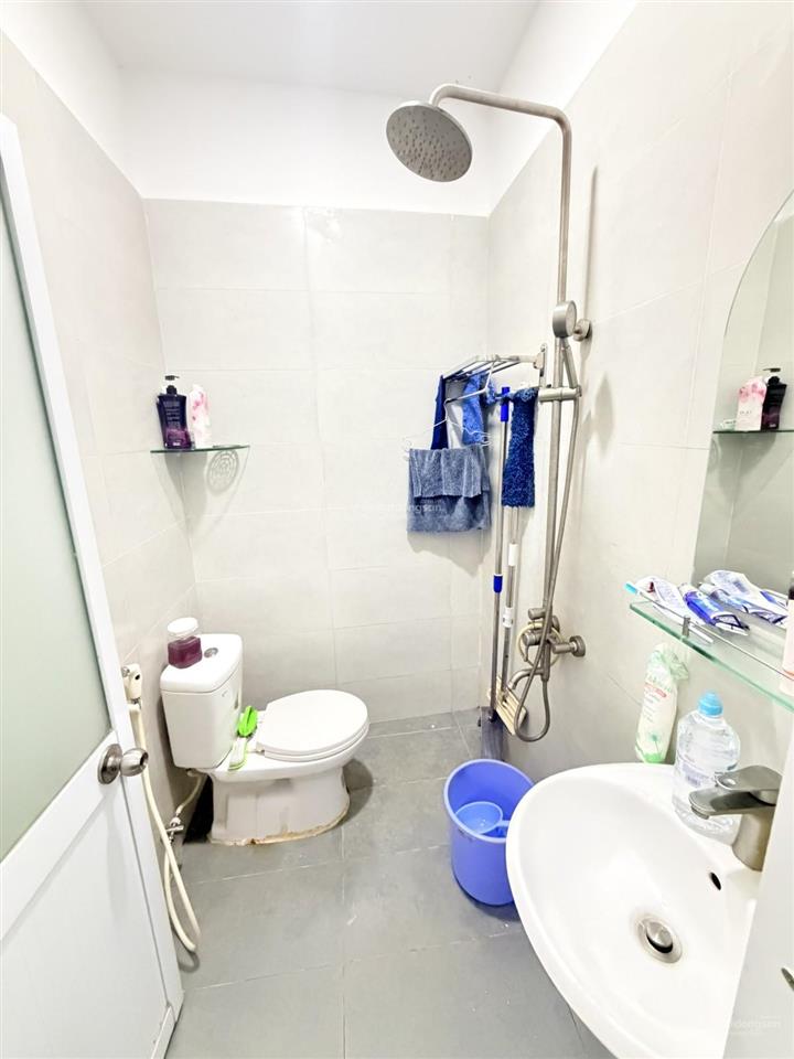 Nhà đẹp lạc long quân, tân bình, 2 tầng đúc thật, 2pn, gần quận 10, chỉ 4.599 tỷ