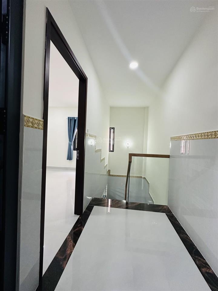 Bán nhà nhất chi mai tân bình nở hậu, 2pn ở ngay, cách ô tô 10m, gần ga t3, sổ hồng sẵn, chỉ 4,5 tỷ