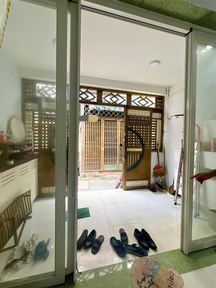 Giảm sốc còn 4.7 tỷ! nhà 2 tầng kdc tên lửa, 52m², 2 mặt hẻm, sổ vuông, vào ở ngay, hiếm có!