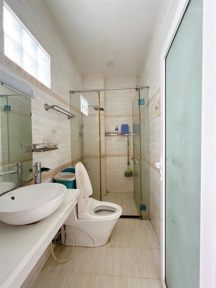 Giảm sốc còn 4.7 tỷ! nhà 2 tầng kdc tên lửa, 52m², 2 mặt hẻm, sổ vuông, vào ở ngay, hiếm có!