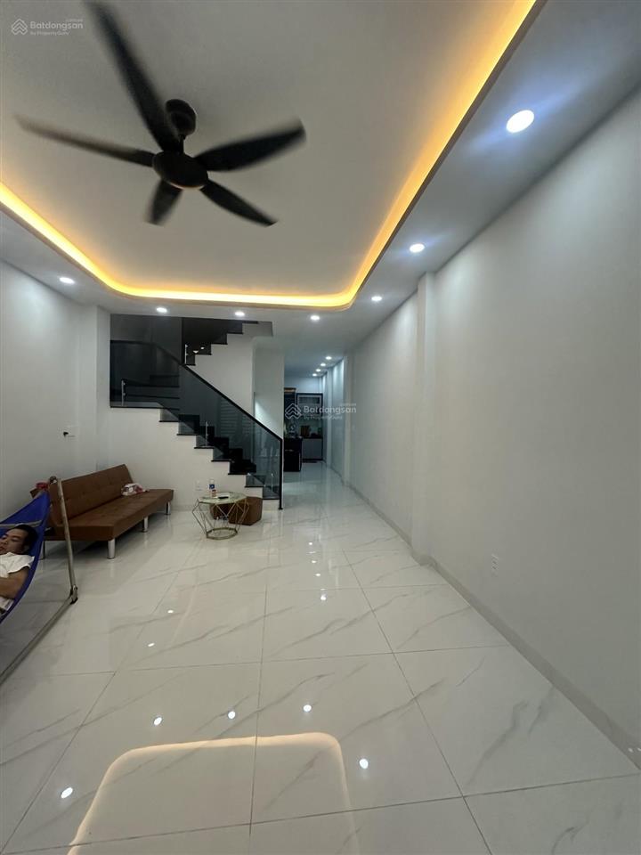 Sát mt lũy bán bích, 4.4x15m vuông đẹp, 3 tầng btct, 115m2 sd, 3pn, shr, giá chỉ 6.55 tỷ tl