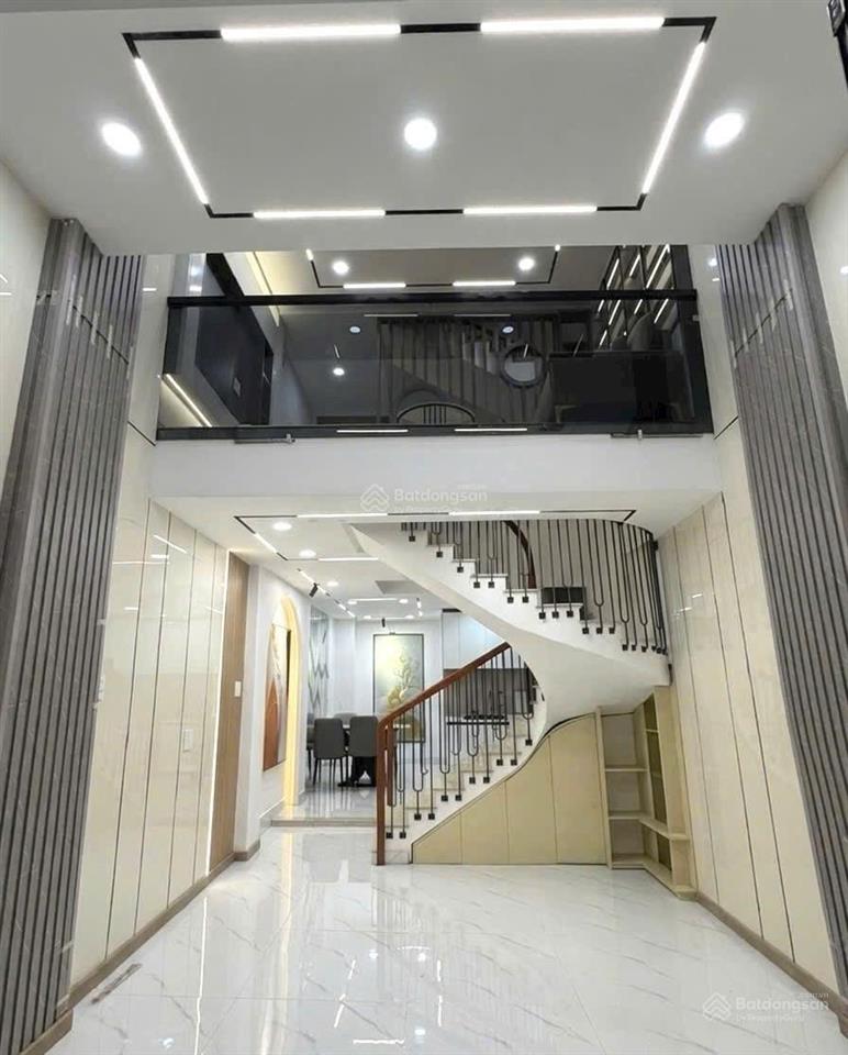 Giảm sốc còn 8.5 tỷ! nhà góc 2 mặt tiền hồng lạc, sát cc bàu cát, 4 tầng mới đẹp, kinh doanh đỉnh