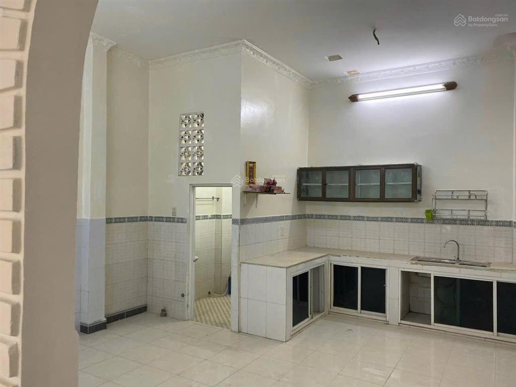Giảm sốc 100 triệu! hxh nguyễn sơn 55m², 2 tầng btct, đang cho thuê 10 triệu/tháng, chỉ 6.3 tỷ
