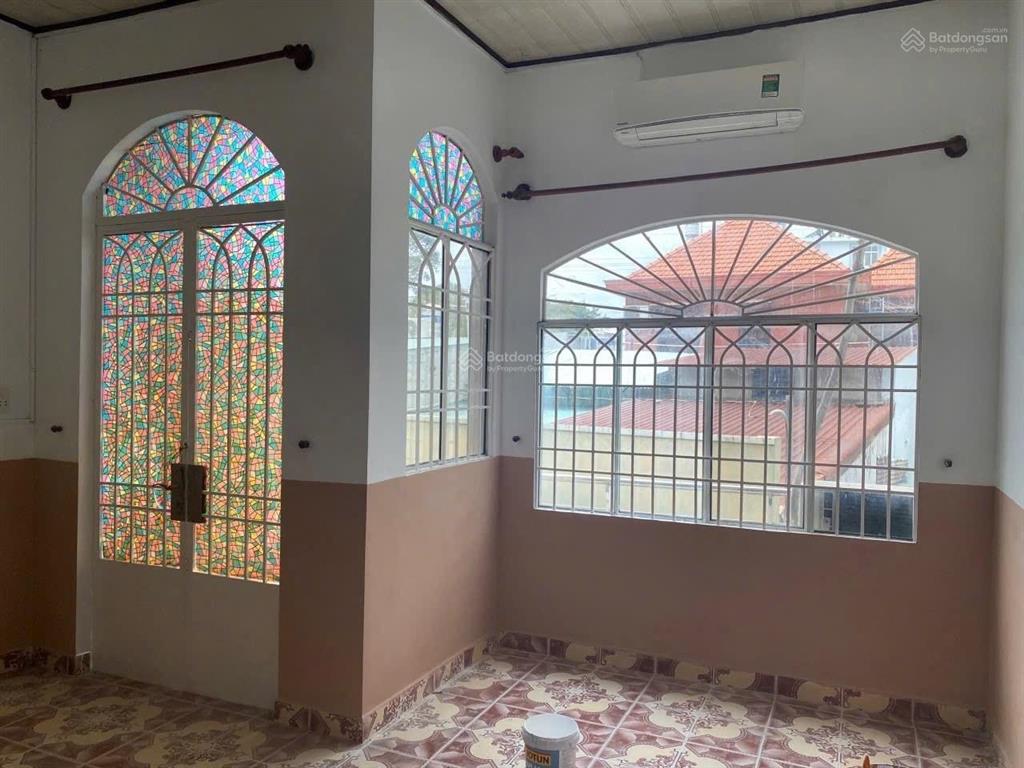 Giảm sốc 100 triệu! hxh nguyễn sơn 55m², 2 tầng btct, đang cho thuê 10 triệu/tháng, chỉ 6.3 tỷ