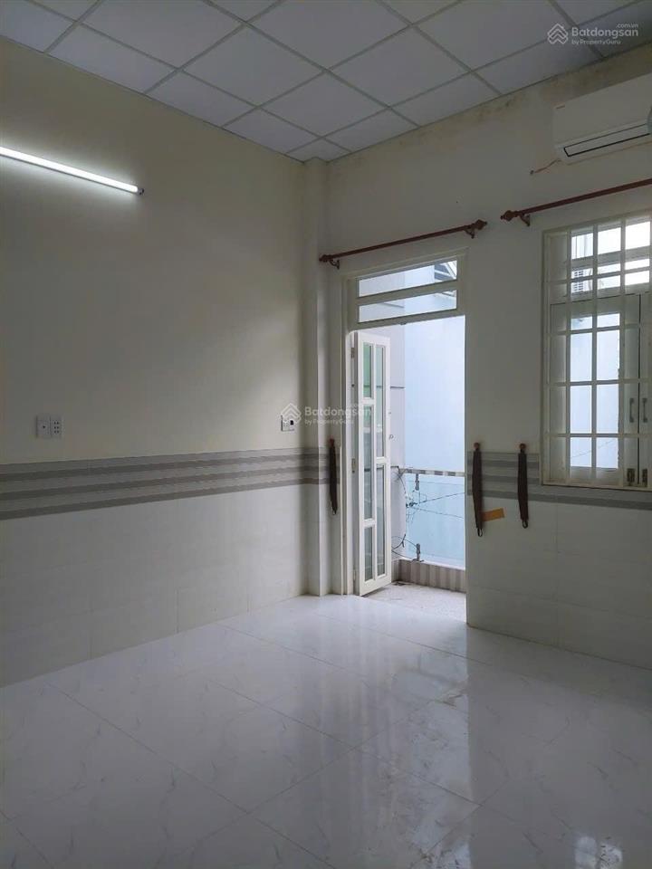 Lạc long quân p10 tân bình  nhà nở hậu đẹp 56m², 2 tầng, hoàn công đủ, chỉ 5.2 tỷ tl