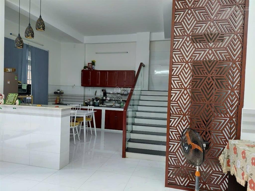 Lạc long quân p10 tân bình  nhà nở hậu đẹp 56m², 2 tầng, hoàn công đủ, chỉ 5.2 tỷ tl