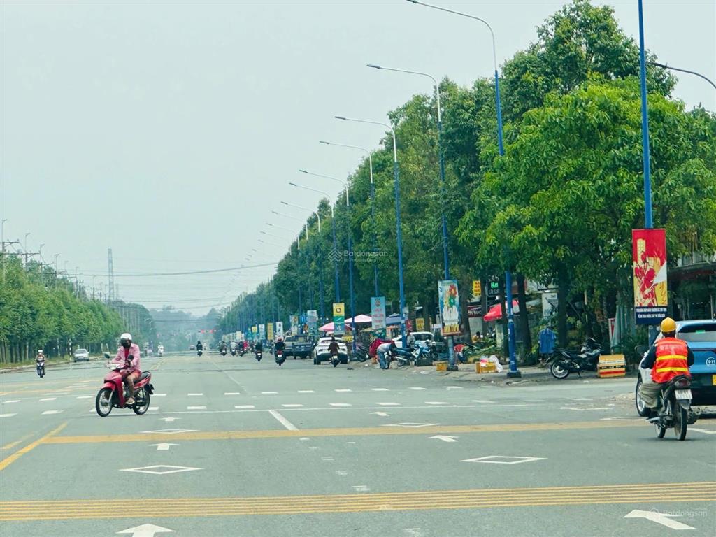 Ngay chợ bàu bàng, tphcm | mặt tiền d9 đường 25m | 150m2 (5x30) | dòng tiền 12tr/th | nhà giá tốt