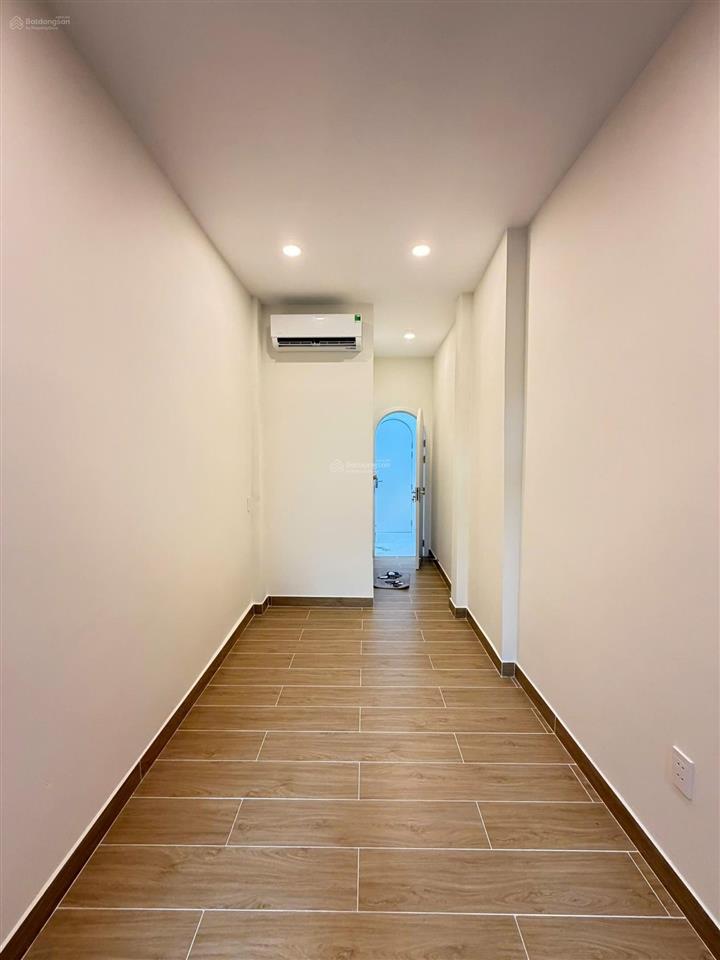 Cạnh mặt tiền nguyễn văn trỗi phú nhuận giáp quận 3 gần sân bay, 35m2 2 tầng, nở hậu hoàn công đủ