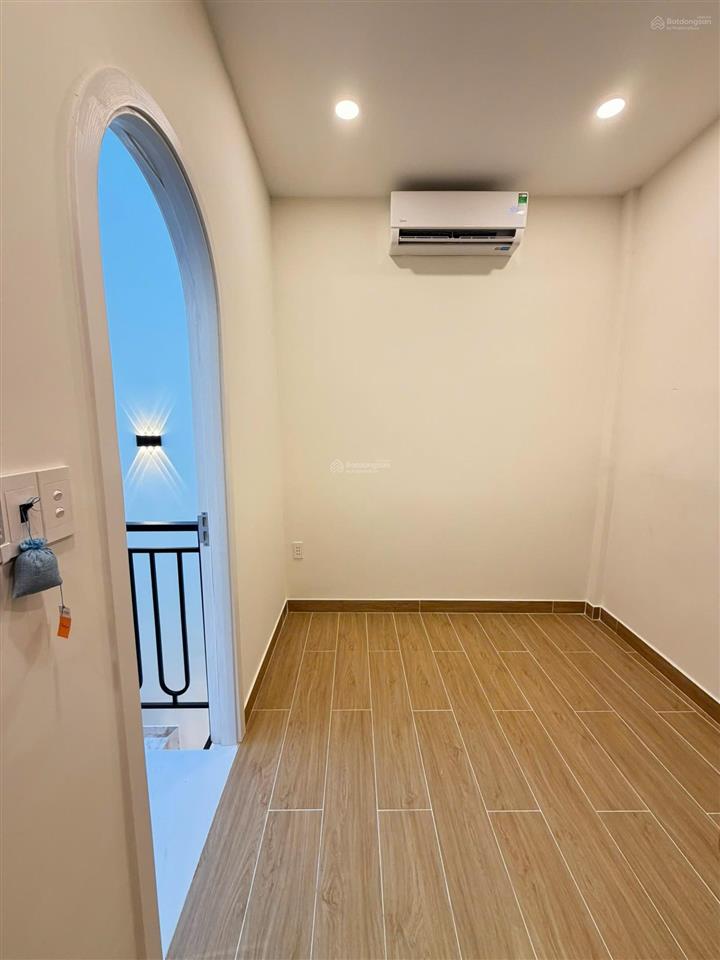 Cạnh mặt tiền nguyễn văn trỗi phú nhuận giáp quận 3 gần sân bay, 35m2 2 tầng, nở hậu hoàn công đủ