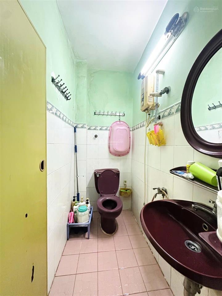Giảm sốc 1.5 tỷ! nhà quận 11 hẻm thông sát mặt tiền 63m², 3 tầng, 6pn, vừa ở vừa cho thuê