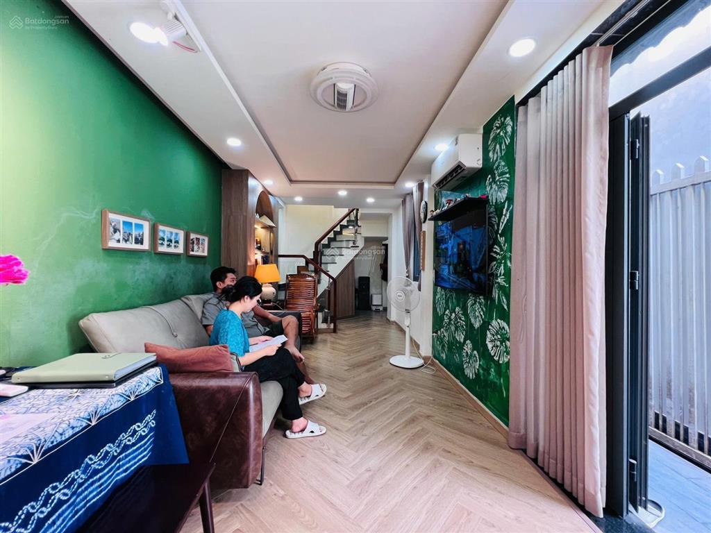 Nhà đẹp 2 tầng xô viết nghệ tĩnh  hàng xanh, ô tô đỗ cửa, 36m², hoàn công đủ, chỉ 5.99 tỷ