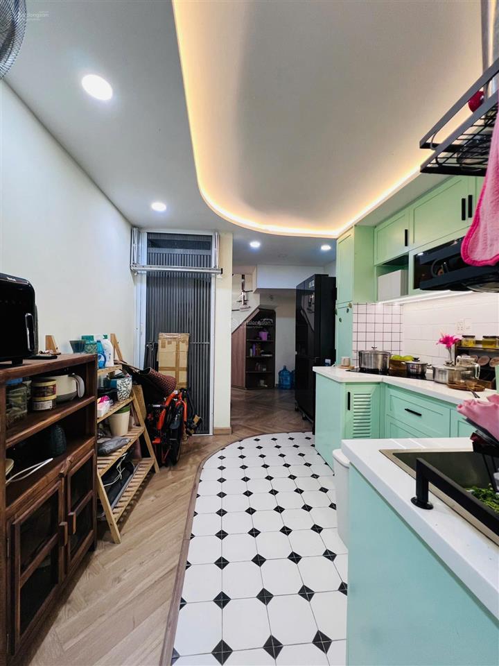 Nhà đẹp 2 tầng xô viết nghệ tĩnh  hàng xanh, ô tô đỗ cửa, 36m², hoàn công đủ, chỉ 5.99 tỷ