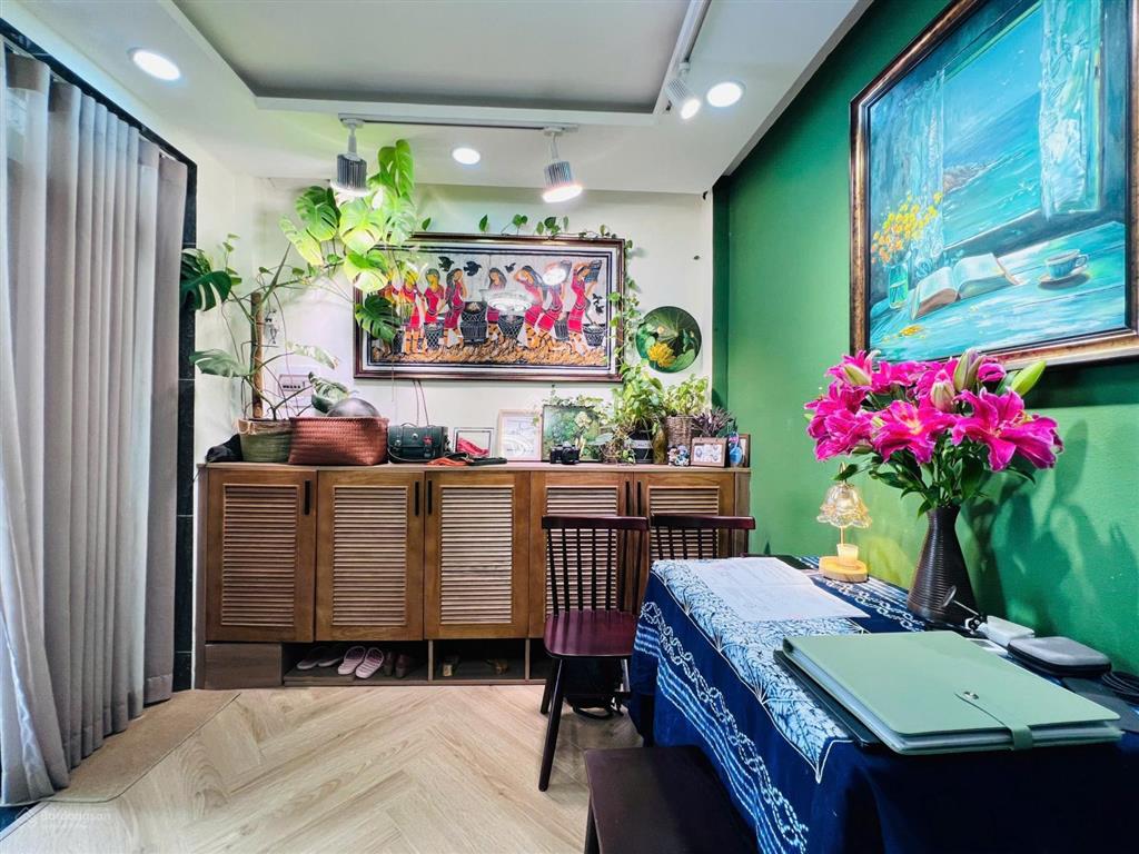 Nhà đẹp 2 tầng xô viết nghệ tĩnh  hàng xanh, ô tô đỗ cửa, 36m², hoàn công đủ, chỉ 5.99 tỷ