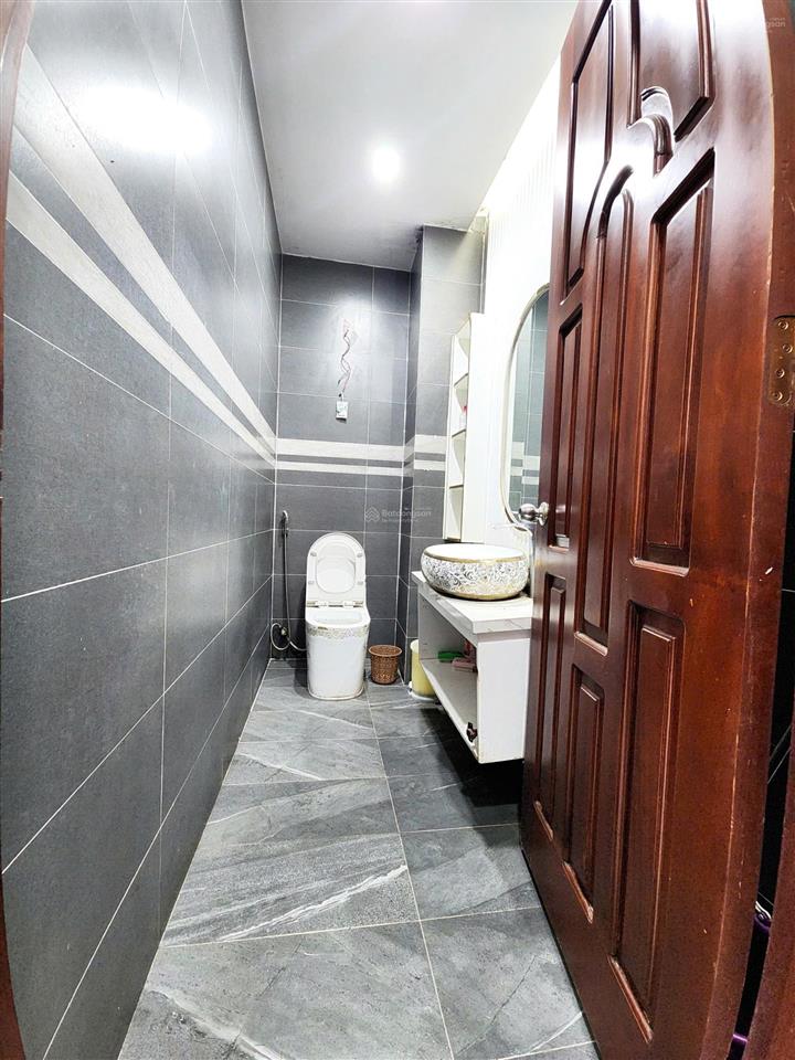 Chủ gấp bán bình tân, 76m2 mtkd ngang khủng 8m, 5 tầng 1 trêt, 3 lầu, 1 sân thượng giá 5.95 tỷ