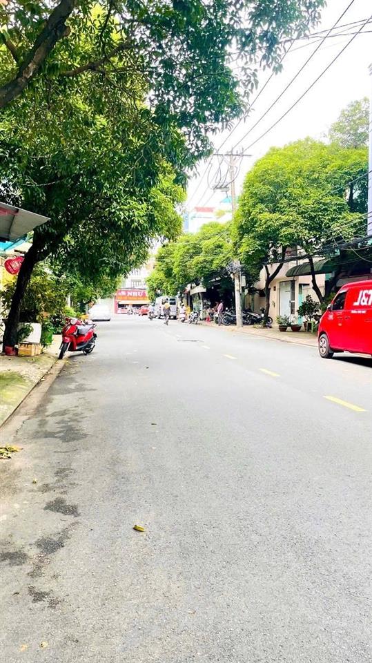 Vip tân phú nhà 3 tầng đúc btct, ô tô ngủ trong nhà, 64m, tặng full nội thất cao cấp, chỉ 7.5 tỷ!