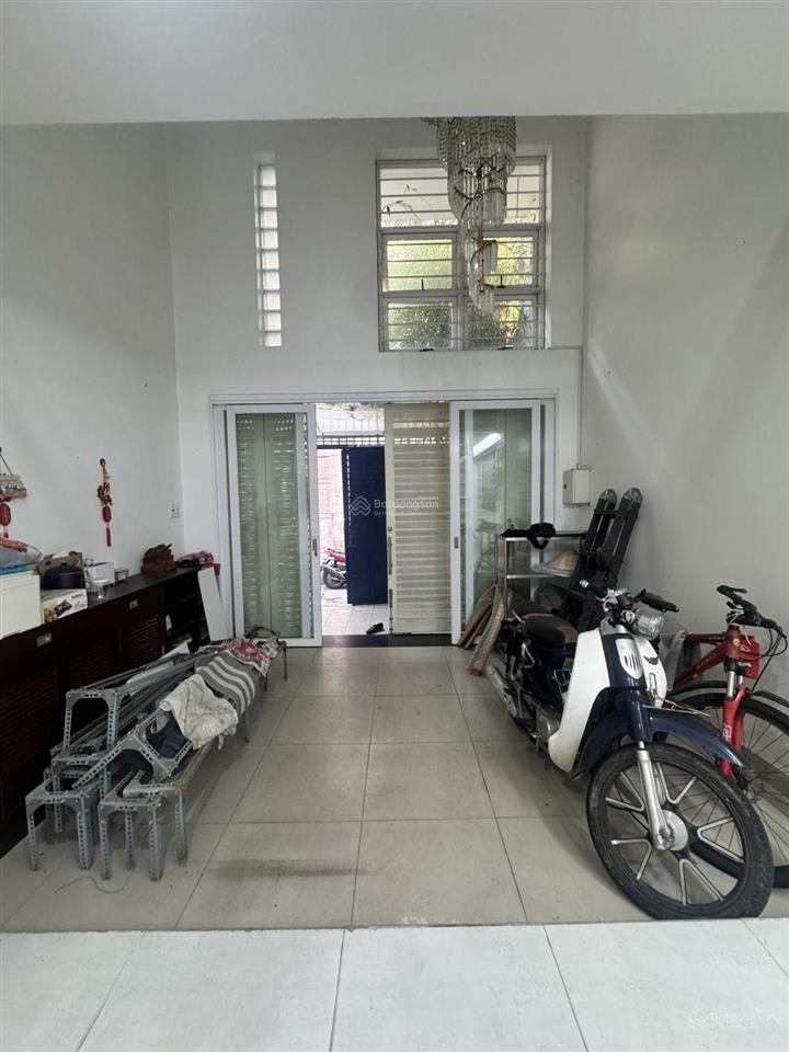 Chủ gấp bán giảm sốc còn 8,8 tỷ nhà 4 lầu hxh, cmt8quận 10 53 m2 nở hậu, vị trí đắc địa!