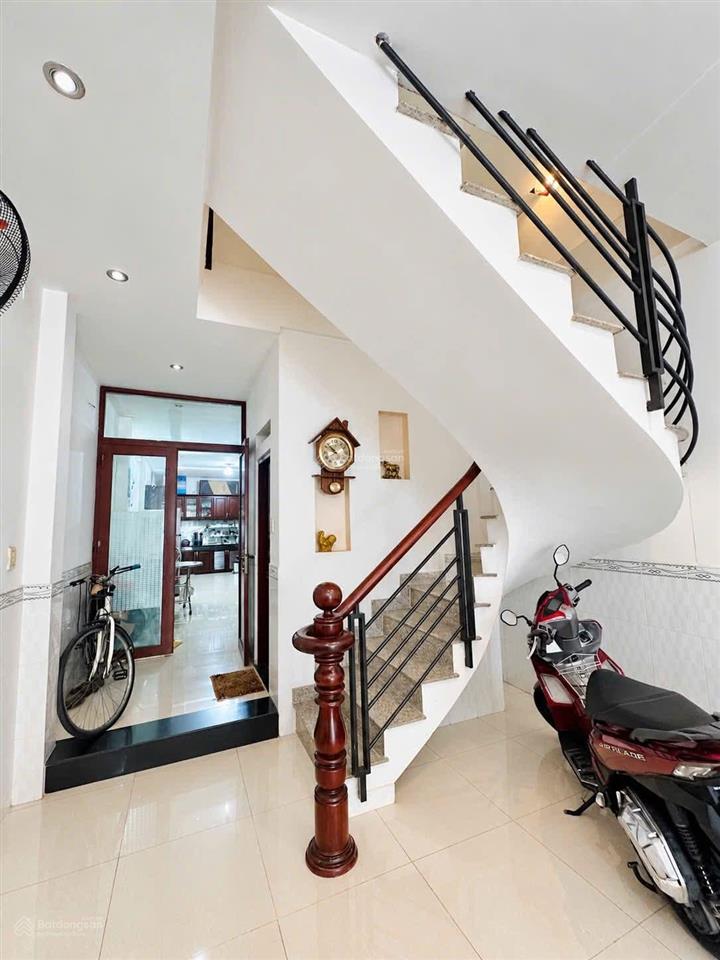 Hàng siêu hiếm  vừa lên sóng ngay chợ tân hương 7,99 tỷ  2 tầng, 3pn hxh 8m  ô tô ngủ nhà