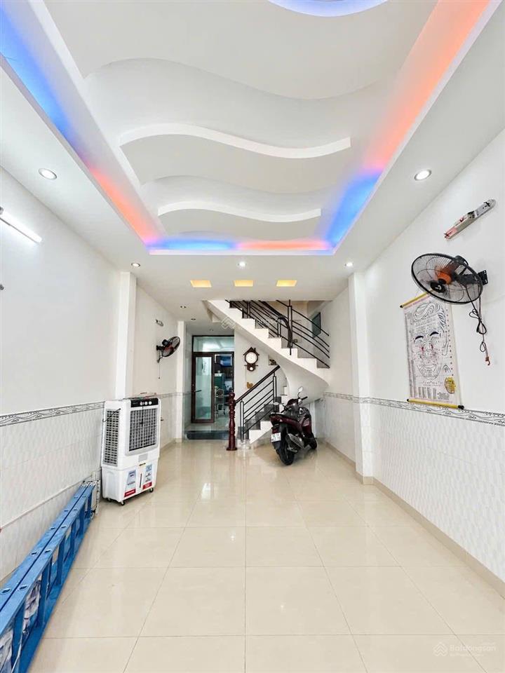 Hàng siêu hiếm  vừa lên sóng ngay chợ tân hương 7,99 tỷ  2 tầng, 3pn hxh 8m  ô tô ngủ nhà