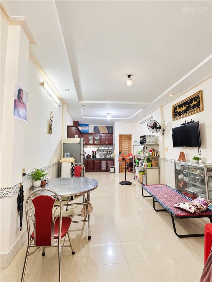 Hàng siêu hiếm  vừa lên sóng ngay chợ tân hương 7,99 tỷ  2 tầng, 3pn hxh 8m  ô tô ngủ nhà